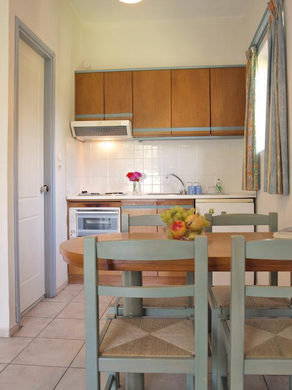 Artemis Apartments Kalyves Eksteriør billede
